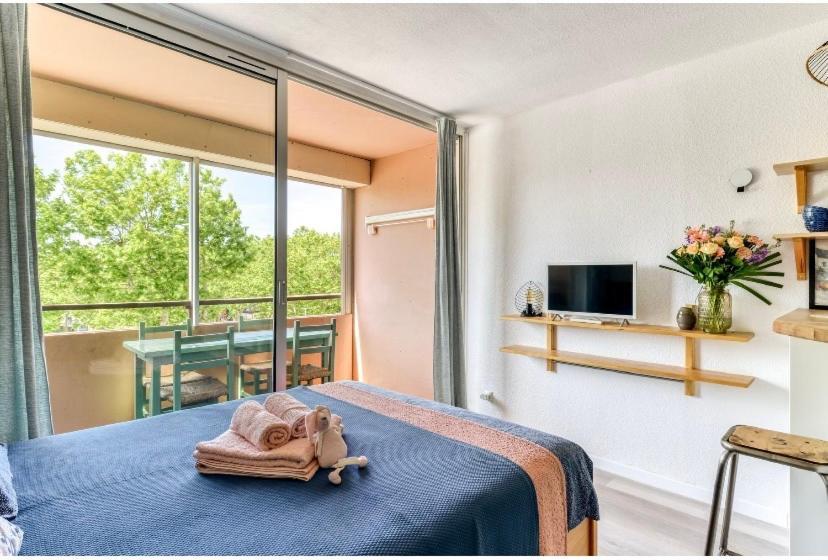 Studio Les Regates Avec Loggia Et Parking Gratuit Plage Du Grazel Gruissan Eksteriør bilde