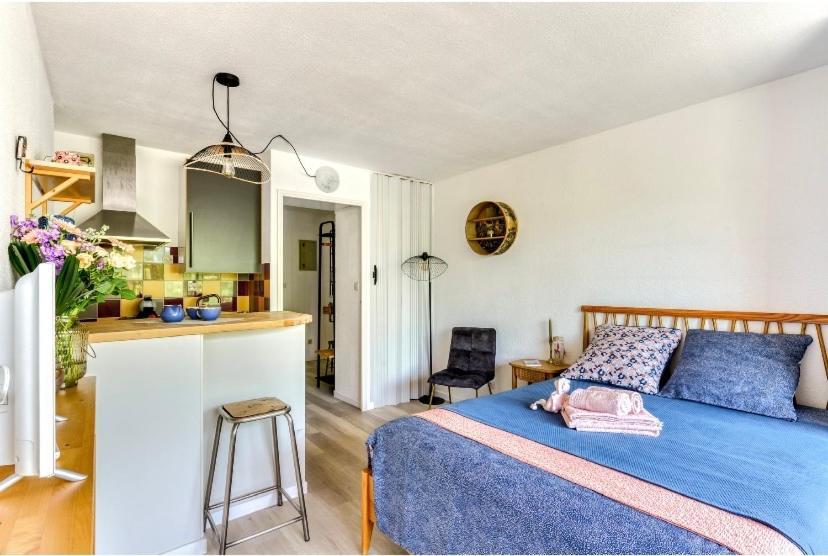 Studio Les Regates Avec Loggia Et Parking Gratuit Plage Du Grazel Gruissan Eksteriør bilde